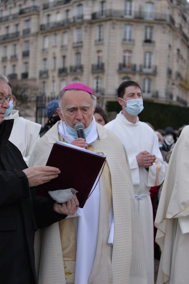 Messe solennelle, bénédiction de Paris et procession de la châsse de sainte (…). © Marie-Christine Bertin / Diocèse de Paris.