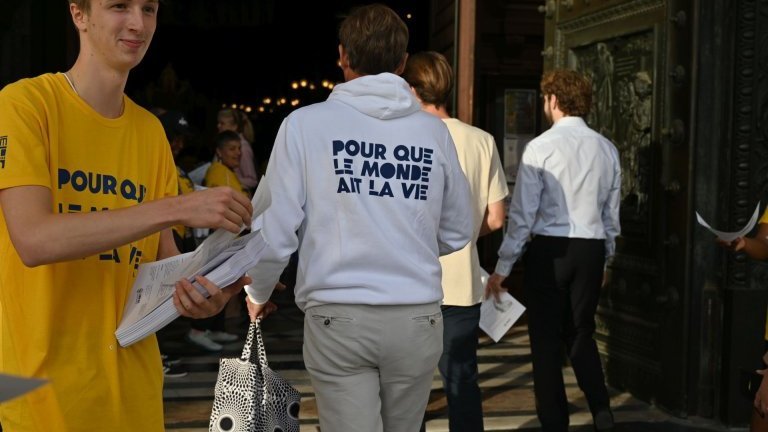 Messe de bénédiction des volontaires pour la visite du Pape Léon XIV à Paris. (c) Marie-Christine Bertin / Diocèse de Paris.
