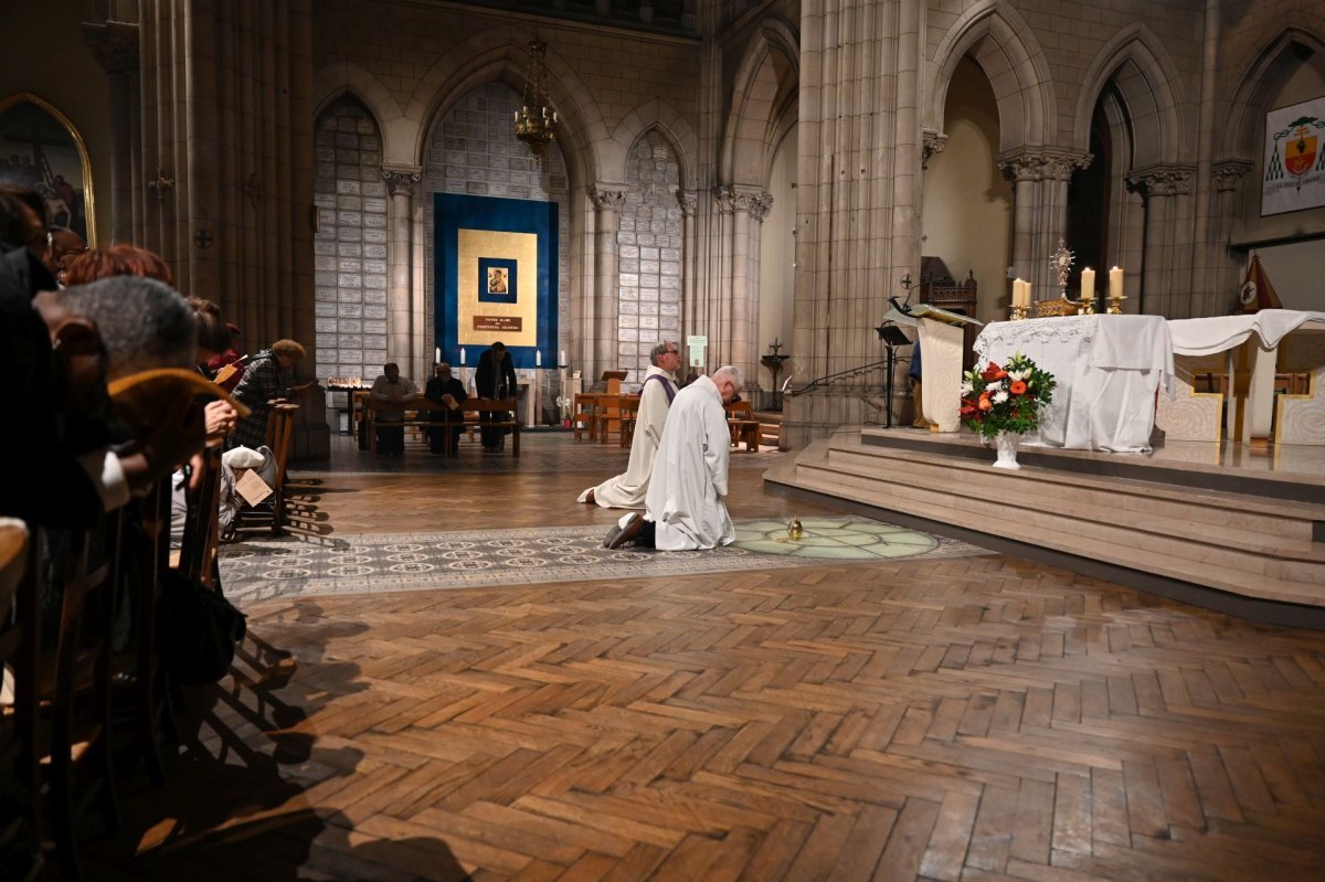 Veillée de l'espérance à la basilique Notre-Dame du Perpétuel Secours. © Marie-Christine Bertin / Diocèse de Paris.