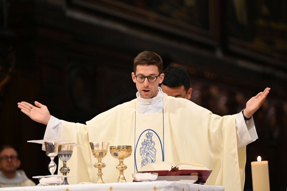 Messe des nouveaux prêtres à Notre-Dame des Victoires 2026. © Marie-Christine Bertin / Diocèse de Paris.