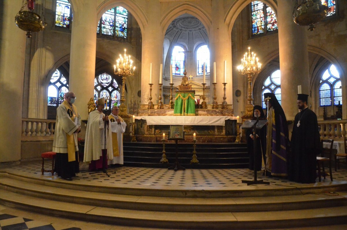 Vêpres orthodoxes de la fête de saint Denis 2020 à Saint-Étienne du Mont. © Michel Pourny / Diocèse de Paris.