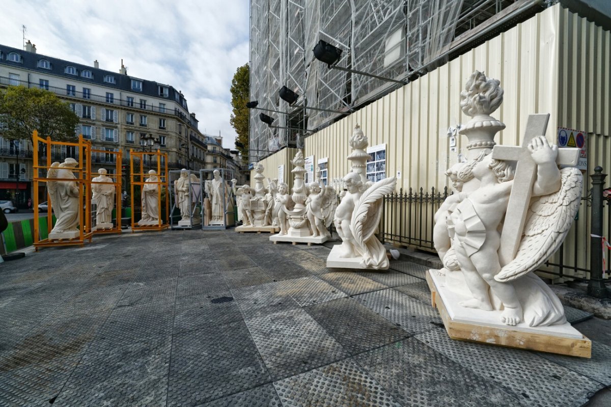 La bénédiction des statues a eu lieu le vendredi 3 novembre 2017. © Yannick Boschat / Diocèse de Paris.