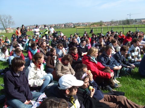 Pèlerinage des étudiants à Chartres 2007. © D. R..