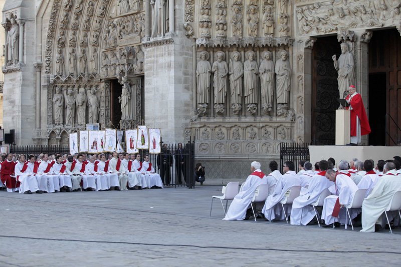 Ordinations sacerdotales 2012 à Notre-Dame de Paris. © Yannick Boschat / Diocèse de Paris.