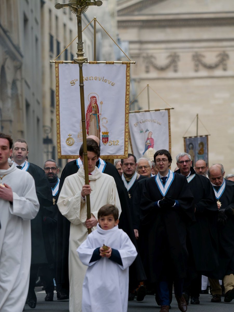 Neuvaine de sainte Geneviève 2025 : messe et procession. © Yannick Boschat / Diocèse de Paris.