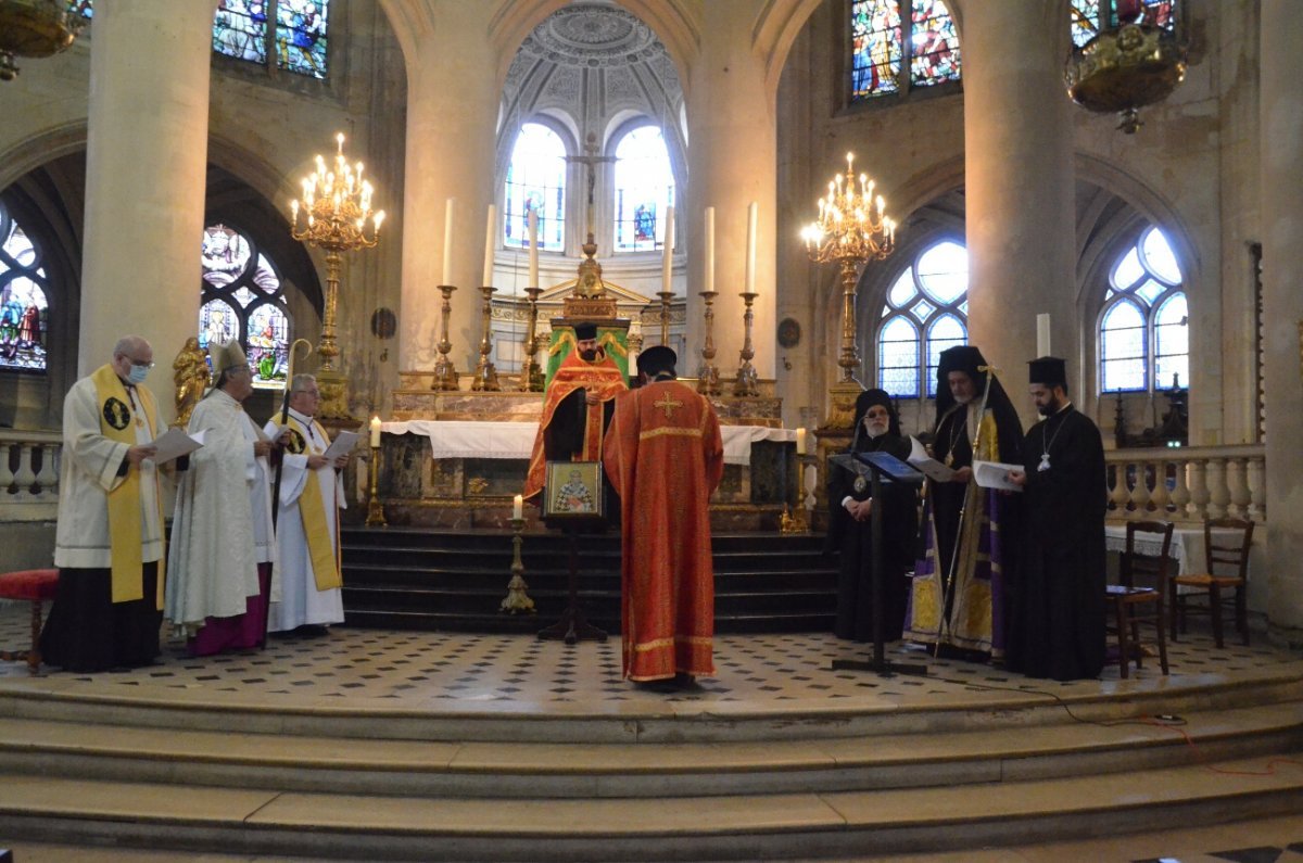 Vêpres orthodoxes de la fête de saint Denis 2020 à Saint-Étienne du Mont. © Michel Pourny / Diocèse de Paris.