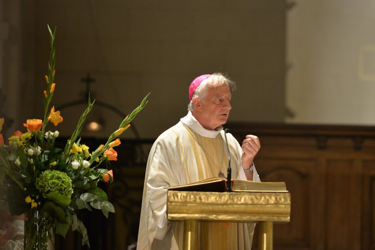 Ordinations diaconales en vue du sacerdoce 2019. Par Mgr Philippe Marsset, évêque auxiliaire de Paris, le 22 septembre 2019 à Saint-Jean-Baptiste de Grenelle. © Marie-Christine Bertin / Diocèse de Paris.