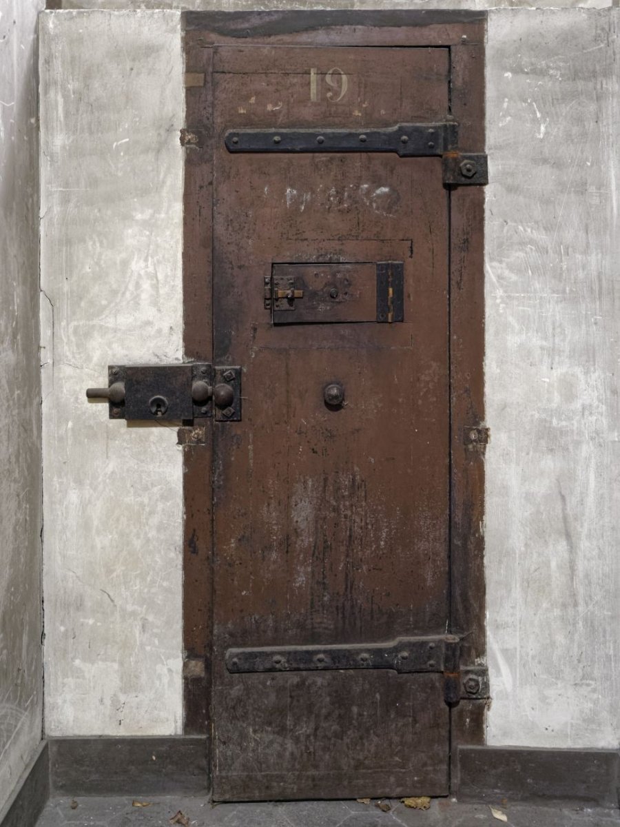 Porte de la cellule de Paul Seigneret à Mazas. © Yannick Boschat / Diocèse de Paris.