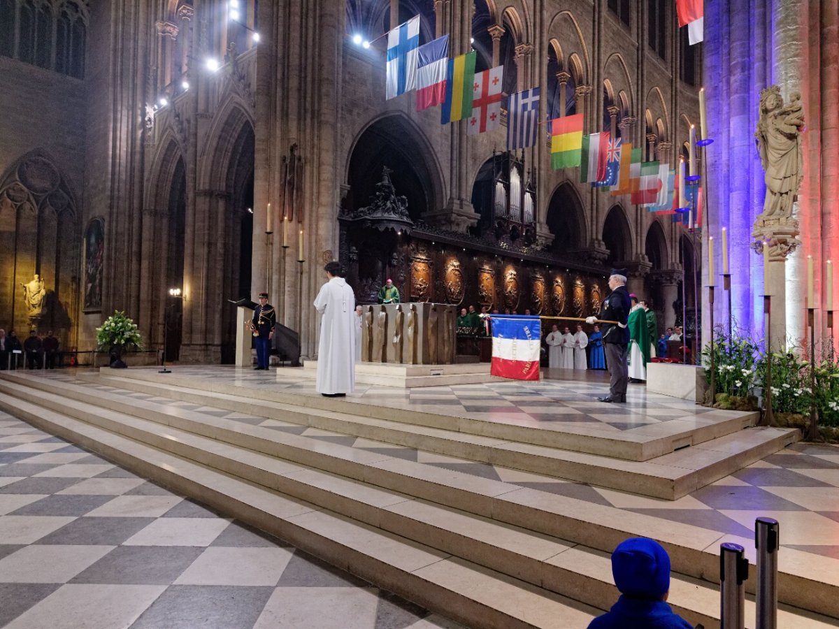 Messe pour le centenaire de la fin de la Première Guerre mondiale. © Yannick Boschat / Diocèse de Paris.