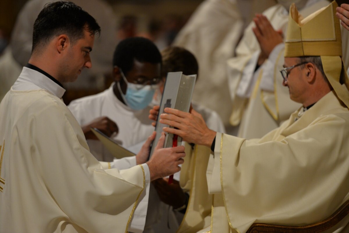 Ordinations diaconales en vue du sacerdoce 2020 à Saint-Pierre de Montrouge (…). © Marie-Christine Bertin / Diocèse de Paris.