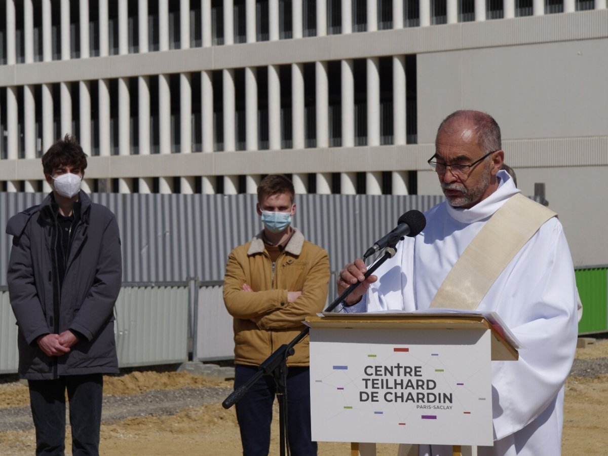 Lancement et bénédiction du chantier du futur Centre Teilhard de Chardin – (…). © Yannick Boschat / Diocèse de Paris.