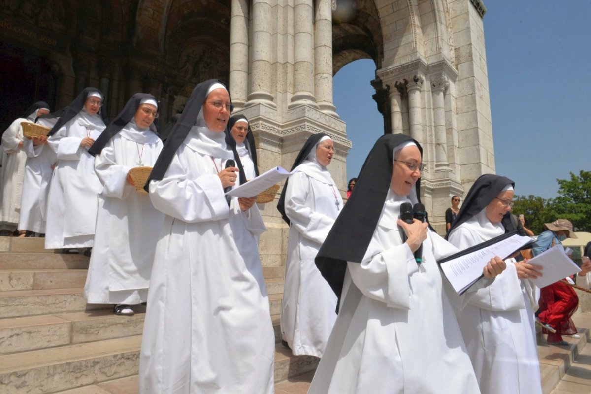 Procession de la Fête-Dieu. © Marie-Christine Bertin / Diocèse de Paris.