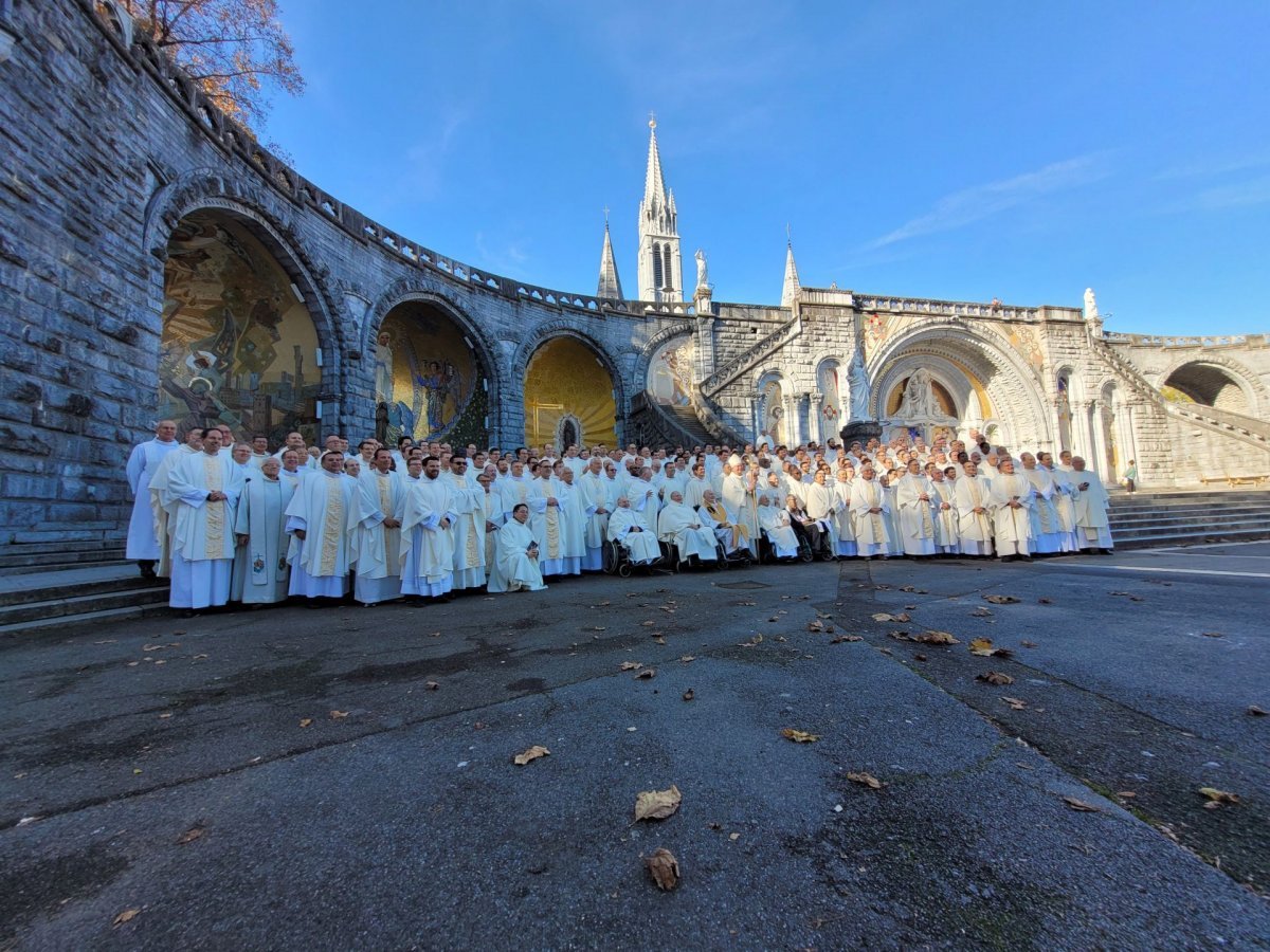 Rencontre fraternelle du presbyterium de Paris. Lundi 13 novembre 2023. © Charlotte Reynaud.