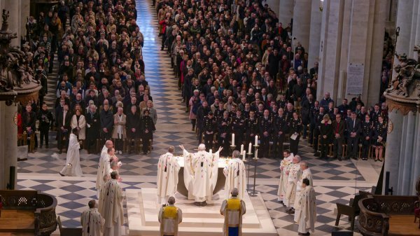 Messe en présence des Pompiers et des Compagnons