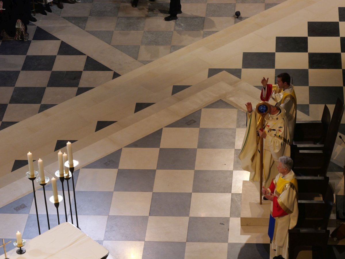 Messe de consécration de l'autel de Notre-Dame de Paris. © Yannick Boschat / Diocèse de Paris.