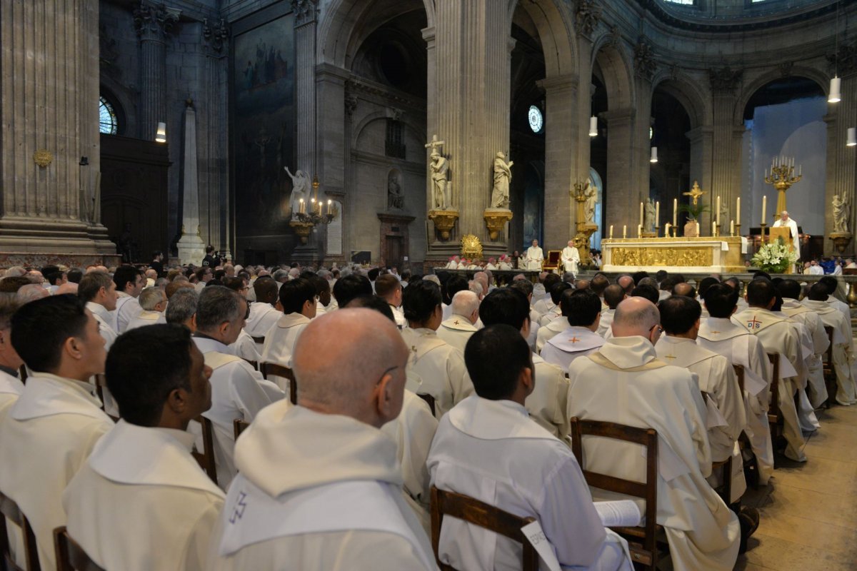 Messe chrismale 2023 à Saint-Sulpice. © Marie-Christine Bertin / Diocèse de Paris.