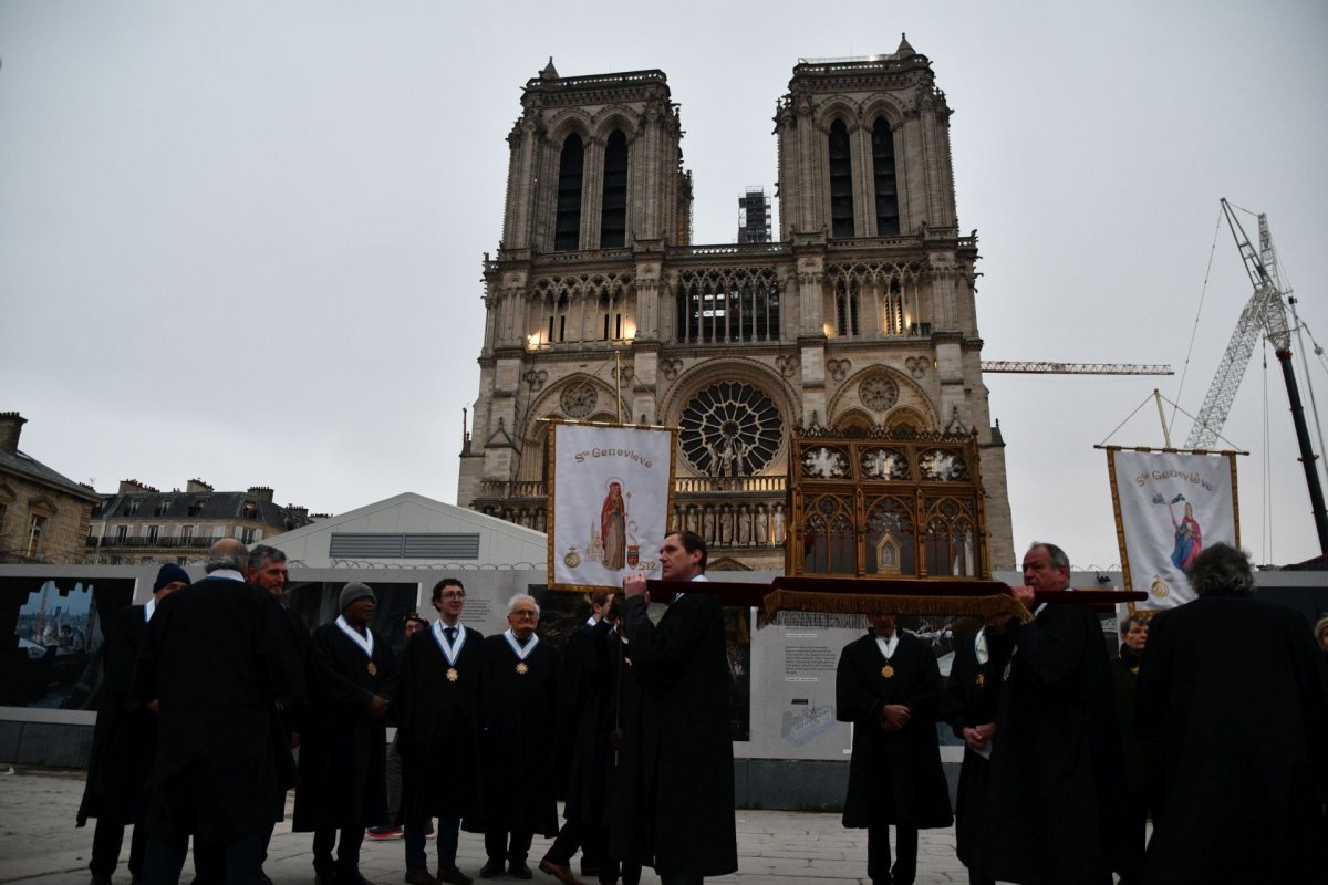 Neuvaine à sainte Geneviève : Messe solennelle et procession. © Michel Pourny / Diocèse de Paris.