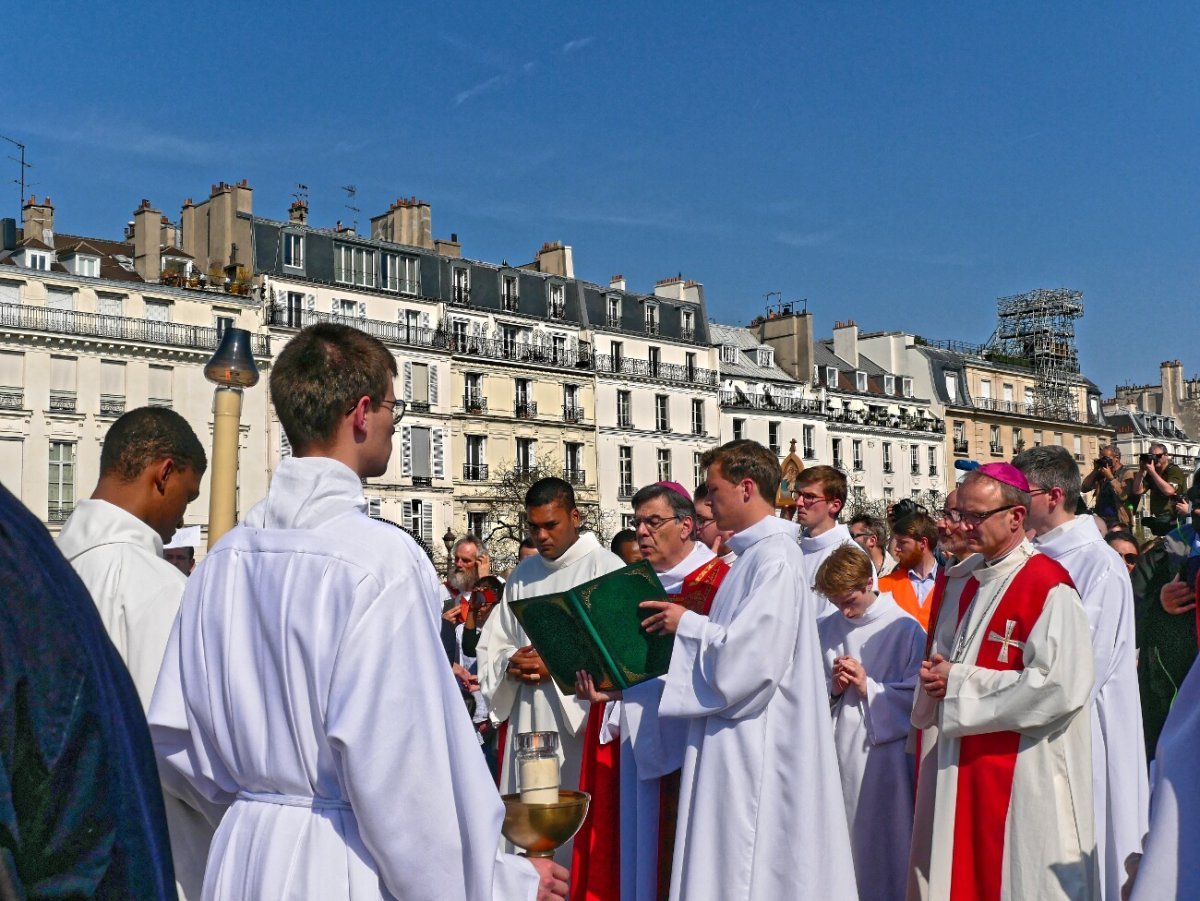 Chemin de croix de Notre-Dame de Paris. © Dominique Boschat / Diocèse de Paris.