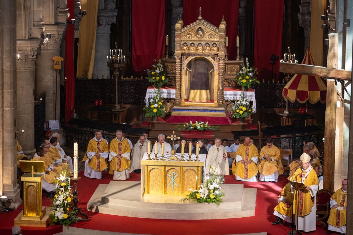 Pèlerinage de la vie consacrée à Argenteuil. © Charles-Édouard Baudouin / Basilique Saint-Denys d'Argenteuil - (…).