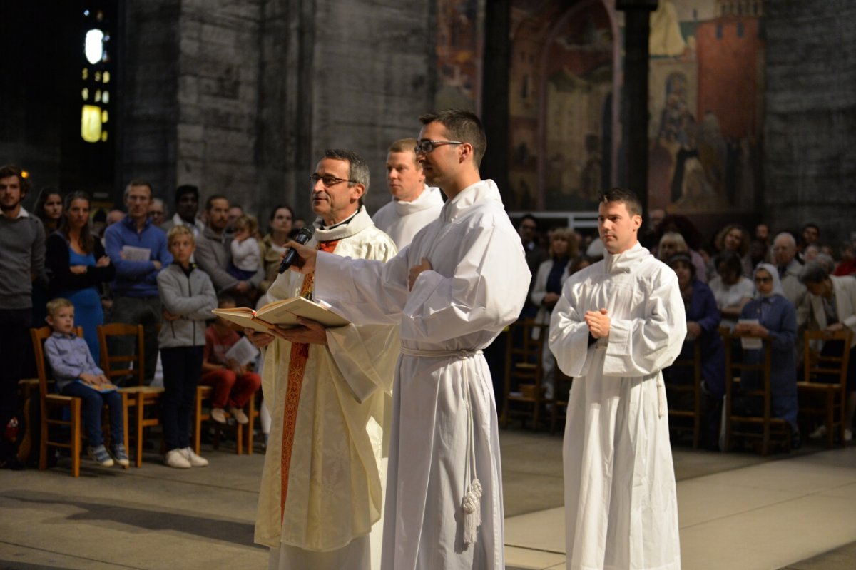 Ordinations diaconales en vue du sacerdoce 2019. Par Mgr Thibault Verny, évêque auxiliaire de Paris, le 8 septembre 2019 au Saint-Esprit. © Marie-Christine Bertin / Diocèse de Paris.