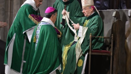 Imposition du pallium à Notre-Dame de Paris|supprimer_tags|attribut_html