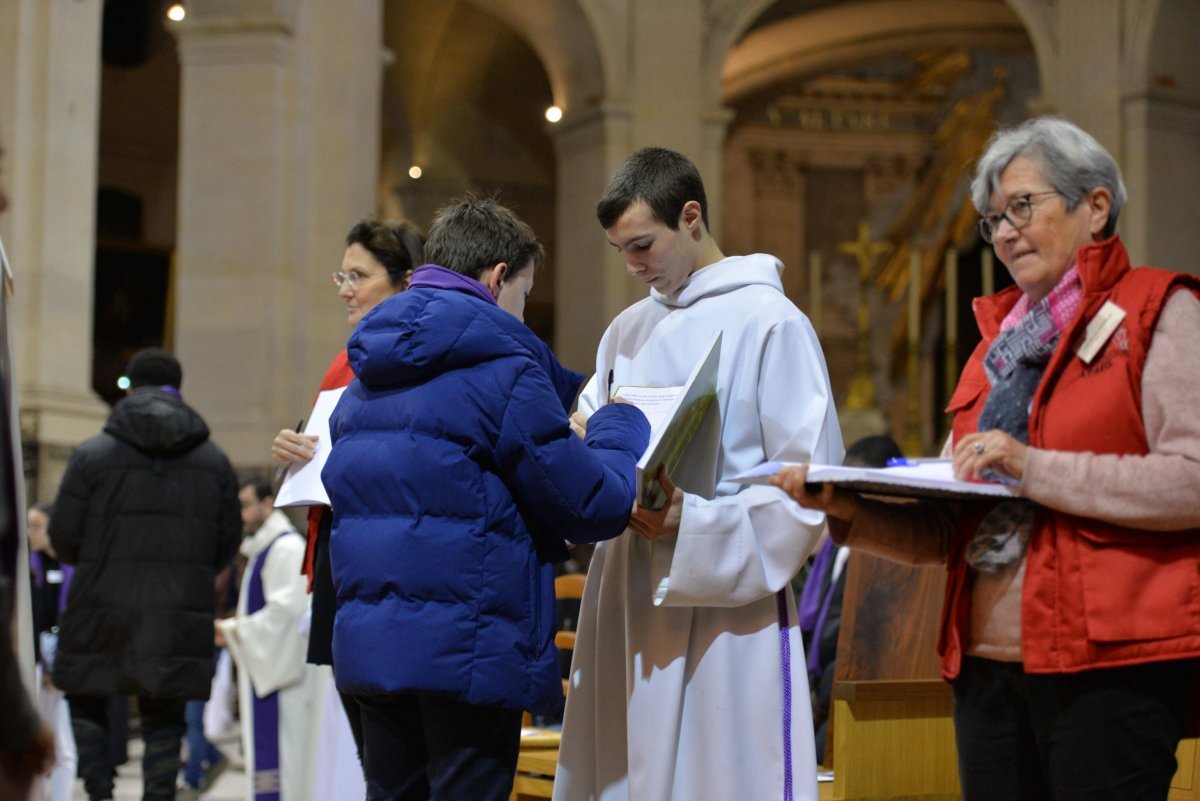 Appel décisif des jeunes catéchumènes en 2020. © Marie-Christine Bertin / Diocèse de Paris.