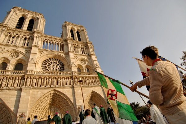 Messe du centenaire du scoutisme - 7 octobre 2007. © Esprit-photos.