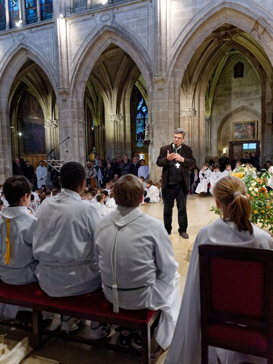 Rencontre avec Mgr Michel Aupetit, archevêque de Paris, à Saint-Séverin. © Yannick Boschat / Diocèse de Paris.