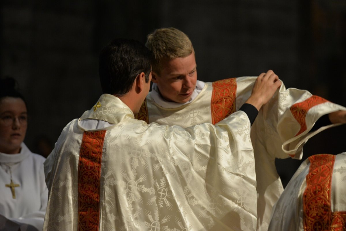 Ordinations diaconales en vue du sacerdoce 2019. Par Mgr Thibault Verny, évêque auxiliaire de Paris, le 8 septembre 2019 au Saint-Esprit. © Marie-Christine Bertin / Diocèse de Paris.