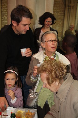 Rencontre à l'issu de l'assemblée paroissiale à Saint Joseph Artisan. © www.saint-joseph10.fr 