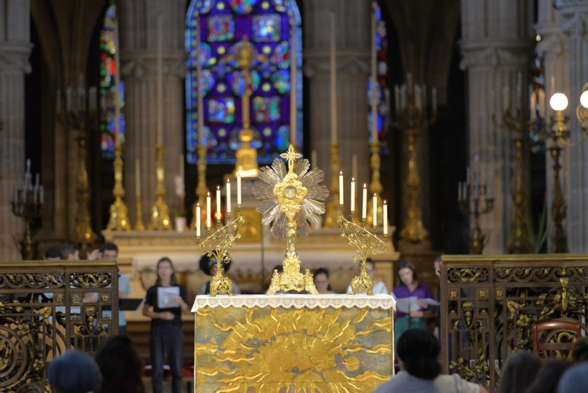 Messe et veillée de prière pour les futurs prêtres. © Marie-Christine Bertin / Diocèse de Paris.