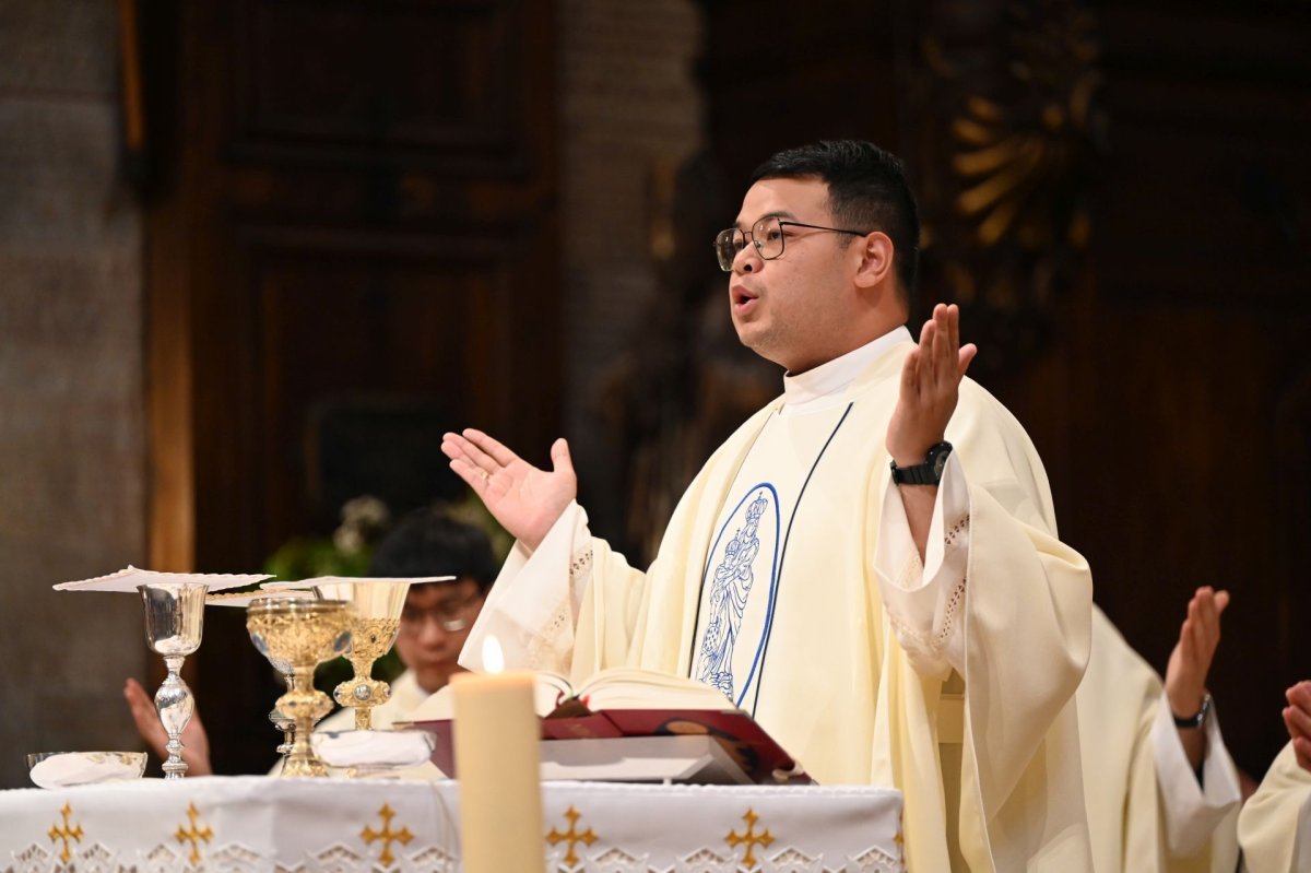 Messe des nouveaux prêtres à Notre-Dame des Victoires 2026. © Marie-Christine Bertin / Diocèse de Paris.