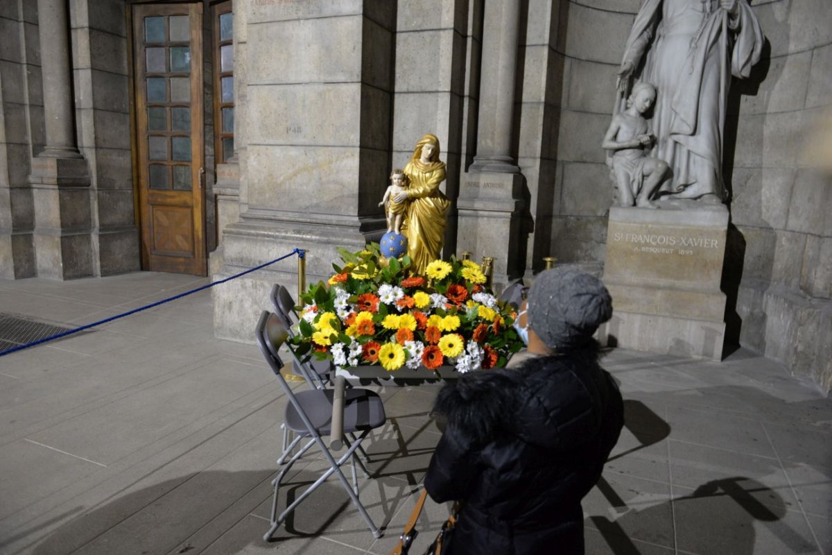 Montée à Montmartre de la paroisse Notre-Dame des Victoires. © Marie-Christine Bertin / Diocèse de Paris.