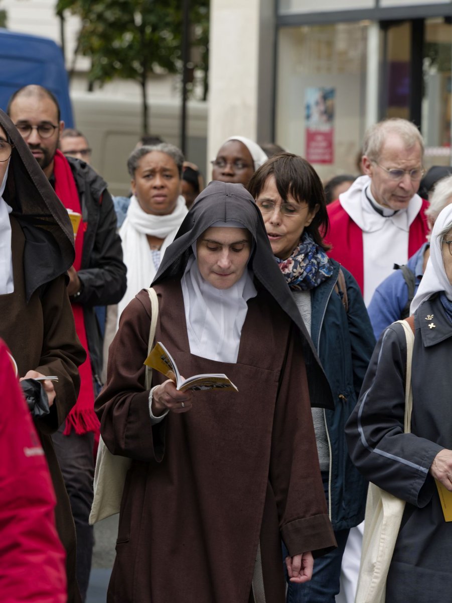 Canonisation des 16 Carmélites de Compiègne : Procession et chemin de croix. © Yannick Boschat / Diocèse de Paris.