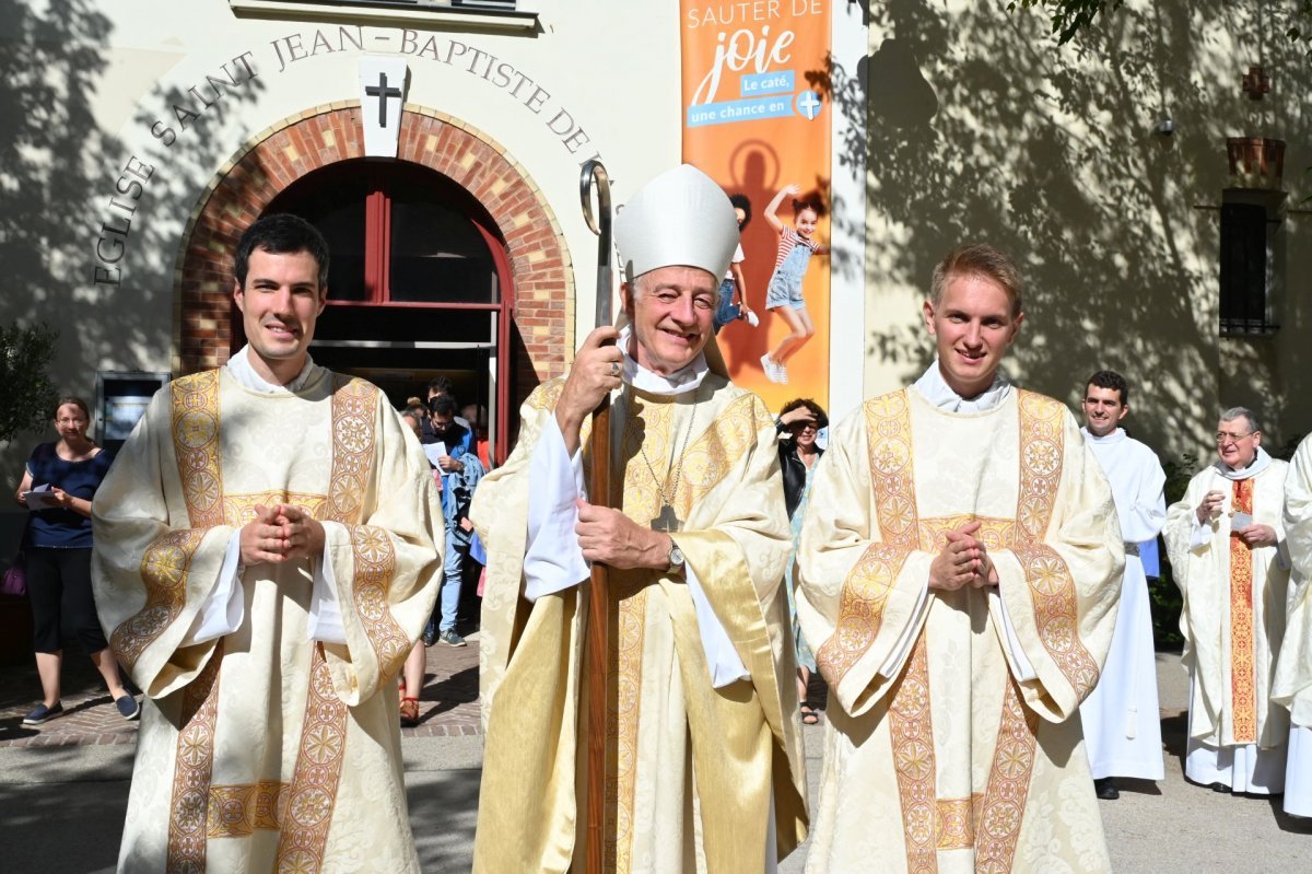 Ordinations diaconales en vue du sacerdoce à Saint-Jean-Baptiste de La Salle (…). © Marie-Christine Bertin / Diocèse de Paris.