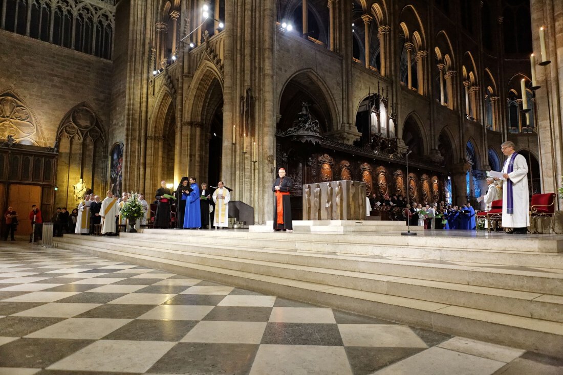 Accueil par le cardinal André Vingt-Trois. © Yannick Boschat / Diocèse de Paris.