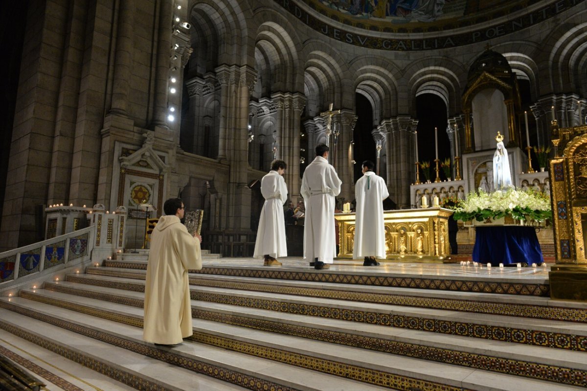 Procession Mariale, messe au Sacré-Coeur de Montmartre. © Marie-Christine Bertin / Diocèse de Paris.