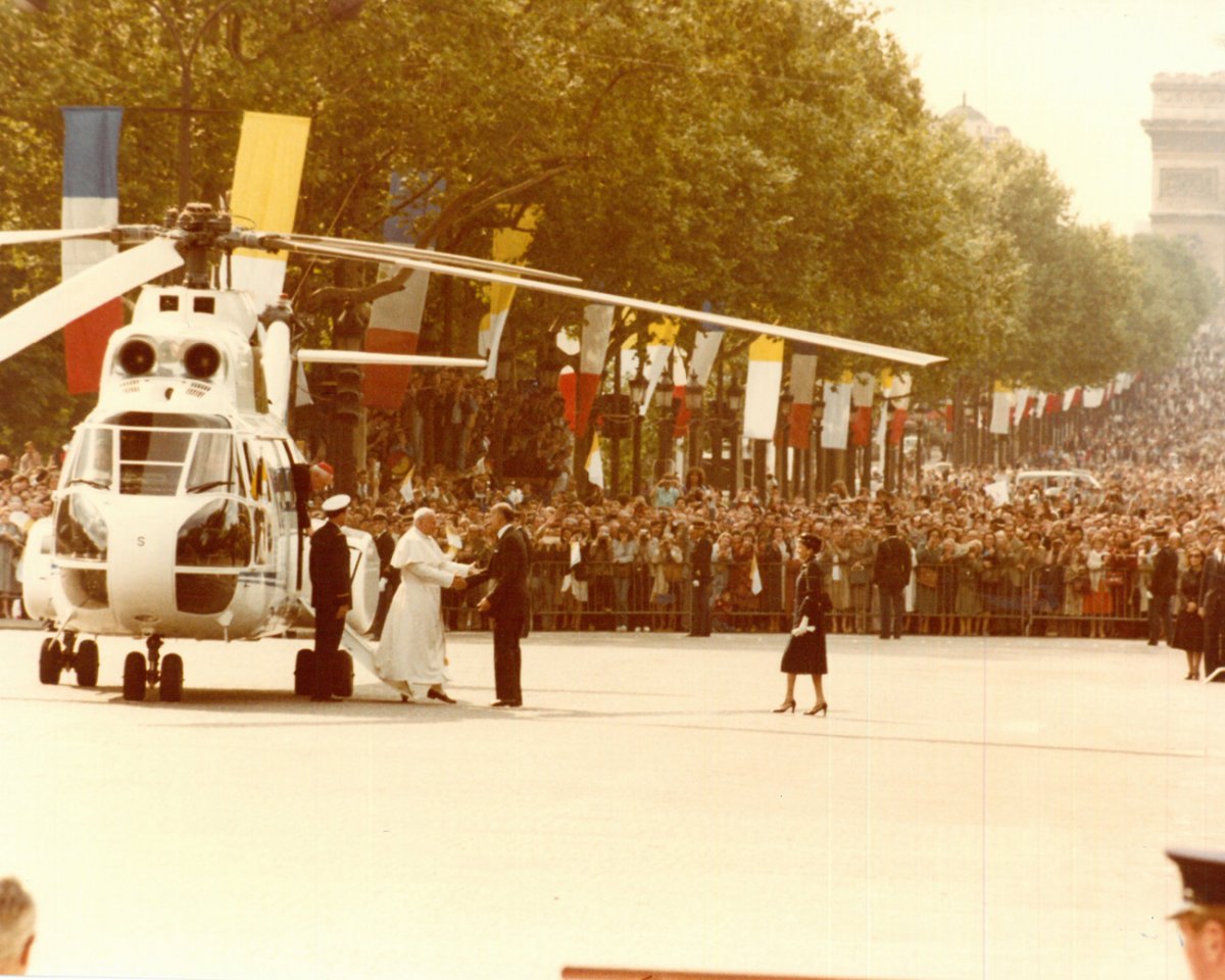 Voyage apostolique de Jean-Paul II à Paris en 1980. © Felici Roma / Archives Historiques du diocèse de Paris.