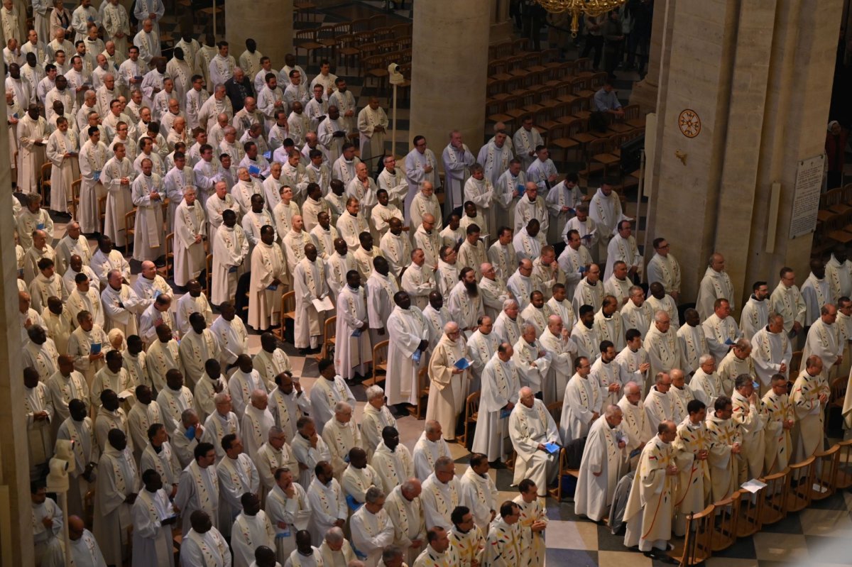 Jubilé des prêtres d'Île-de-France 2025. Messe à Notre-Dame de Paris, 4e. © Marie-Christine Bertin / Diocèse de Paris.