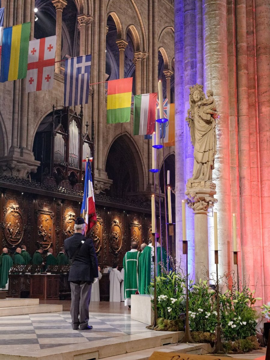 Messe pour le centenaire de la fin de la Première Guerre mondiale. © Yannick Boschat / Diocèse de Paris.