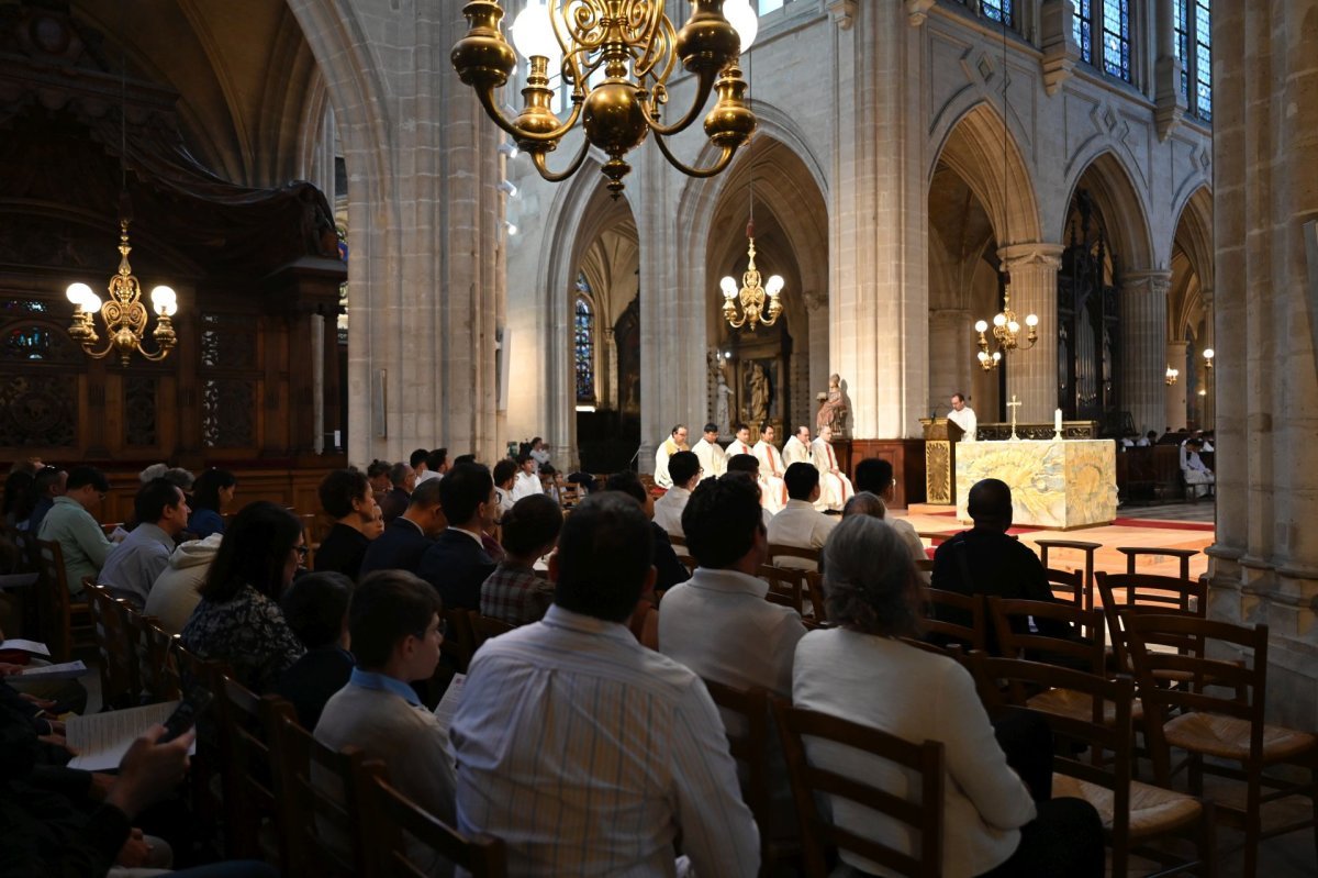 Messe de rentrée du séminaire 2025 avec rite d'admission des candidats (…). © Marie-Christine Bertin / Diocèse de Paris.