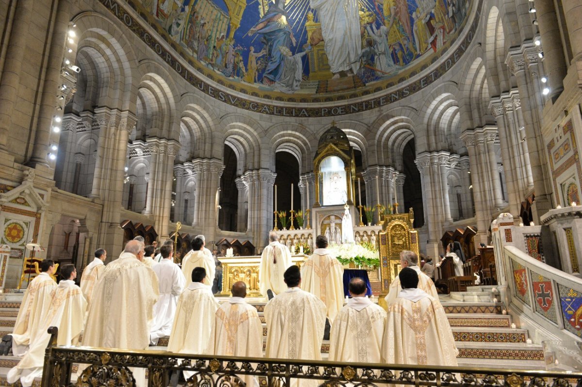 Procession Mariale, messe au Sacré-Coeur de Montmartre. © Marie-Christine Bertin / Diocèse de Paris.