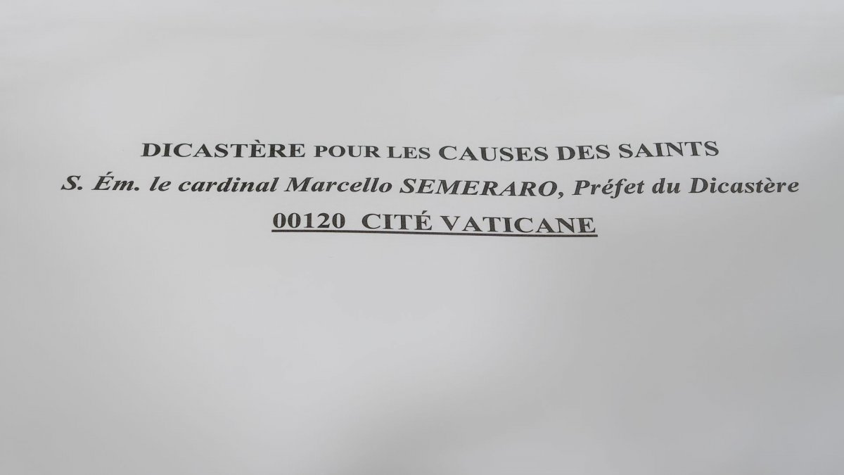 Clôture de l'enquête diocésaine en vue de la béatification du serviteur (…). © Yannick Boschat / Diocèse de Paris.