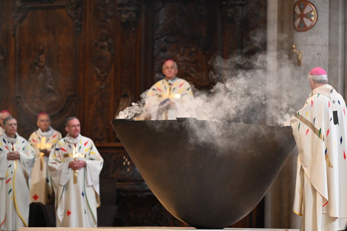 Messe de consécration de l'autel de Notre-Dame de Paris. © Marie-Christine Bertin / Diocèse de Paris.