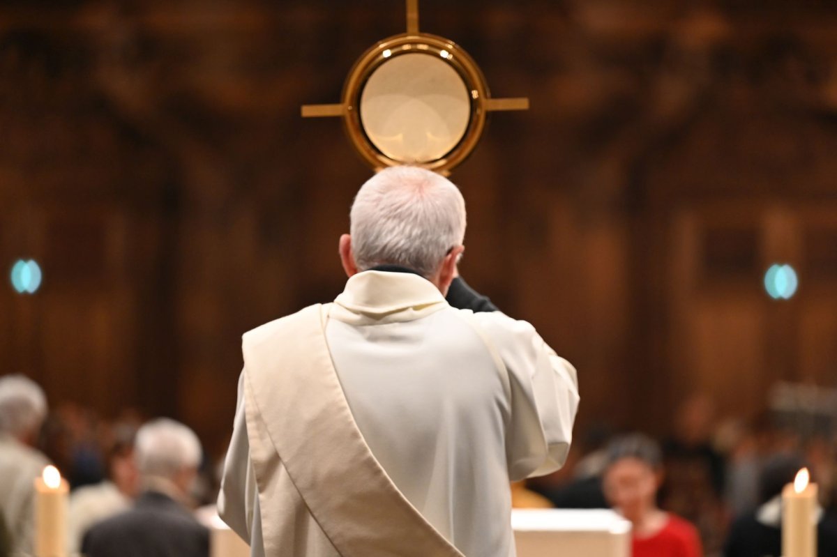 Veillée de l'espérance à la basilique Notre-Dame des Victoires. © Marie-Christine Bertin / Diocèse de Paris.