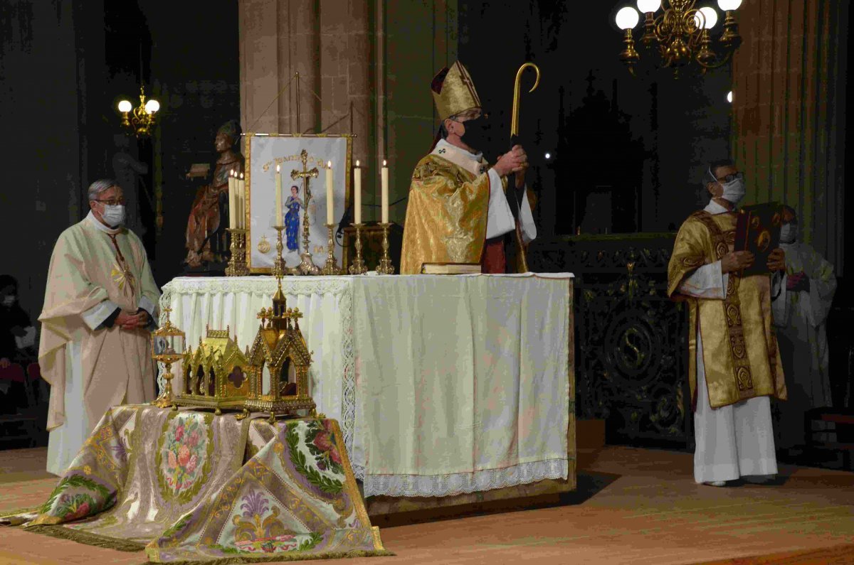 Accueil des reliques de sainte Geneviève à Saint-Germain l'Auxerrois. © Michel Pourny / Diocèse de Paris.