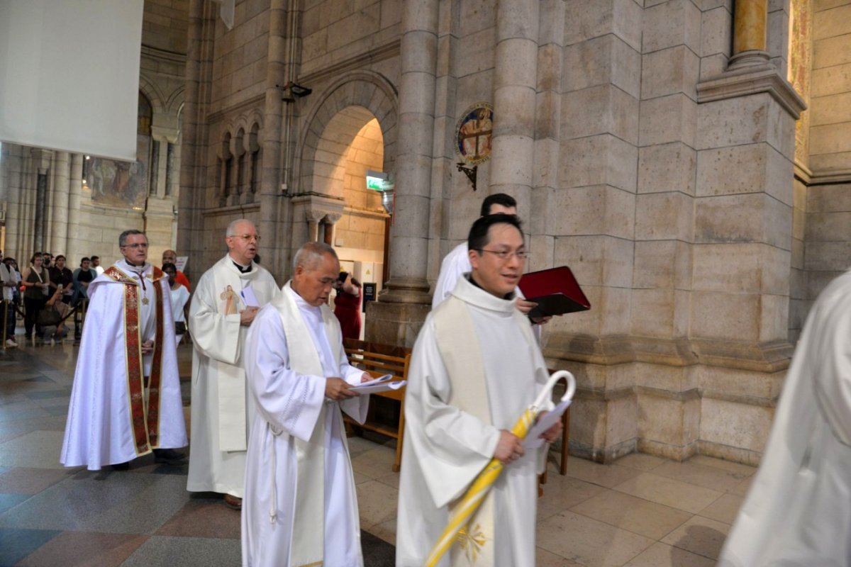 Procession de la Fête-Dieu. © Marie-Christine Bertin / Diocèse de Paris.