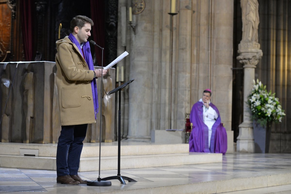 Célébration de 10h : témoignage d'un catéchumène. © Marie-Christine Bertin / Diocèse de Paris.