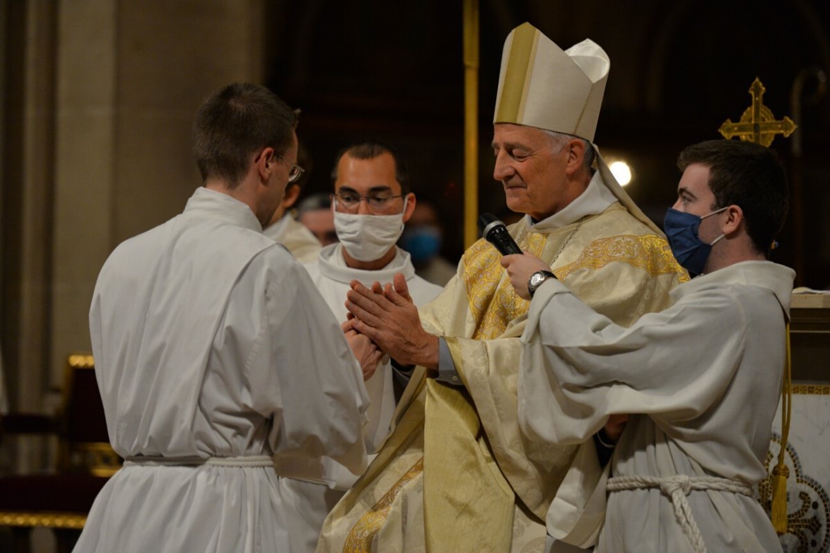 Ordinations diaconales en vue du sacerdoce 2020 à Saint-Ambroise (11e). © Marie-Christine Bertin / Diocèse de Paris.