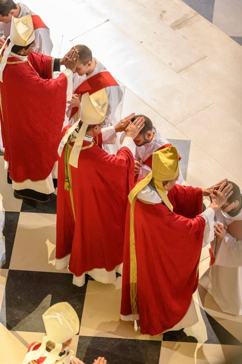 Ordinations sacerdotales 2025. © Jean-Baptiste Delerue / Diocèse de Paris.